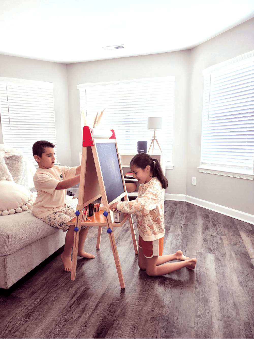 Tiny Land® 3 - in - 1 Art Easel & Paper Roll Set - Tiny Land INC